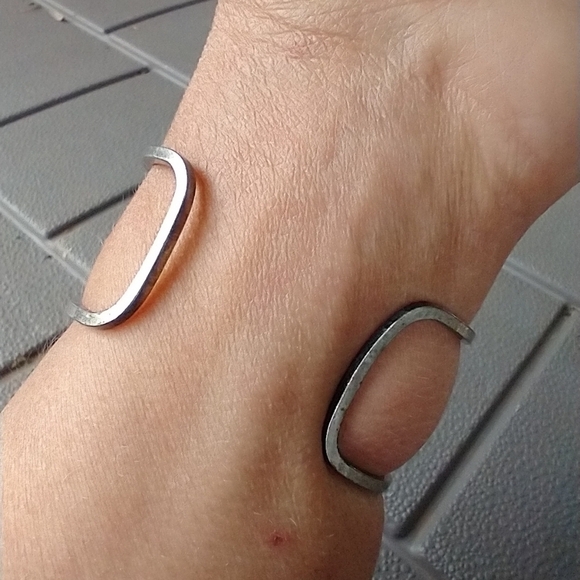 Women's large silver tone cuff bracelet. - Picture 3 of 4